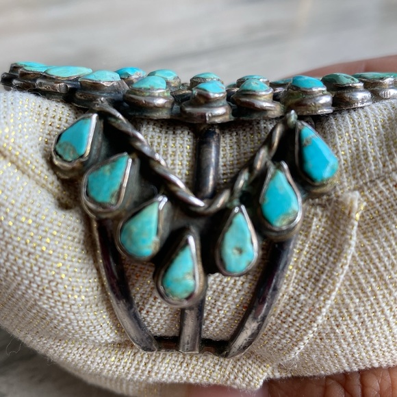 Giant 3 inches wide sterling turquoise Native American bangle. - Picture 4 of 12